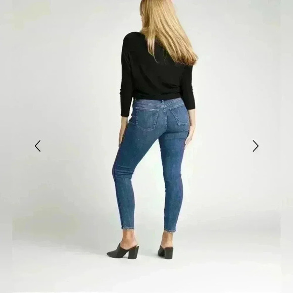 SILVER Calley Super High Rise Skinny Jeans - Picture 2 of 9